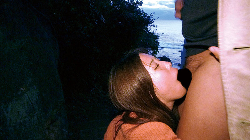 「【人妻・主婦】セックスレス妻が貸別荘で乱交不倫旅行！欲求不満人妻の濃密プレイ」のサンプル画像2枚目