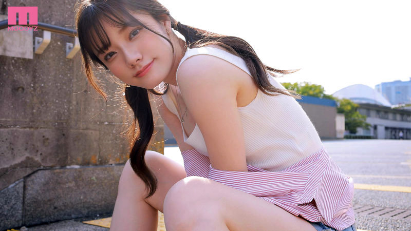 「宮下玲奈の騎乗位×3P・4Pが凄い!スレンダー美少女痴女のデビュー1周年4本番スペシャル」のサムネイル