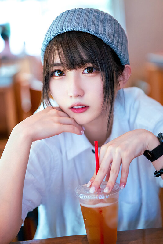 「【素人女子大生マリ】スレンダー美乳のジェンダーレス美女に中出し！イケメン系女子が乱れる濃厚セックス」のサンプル画像2枚目