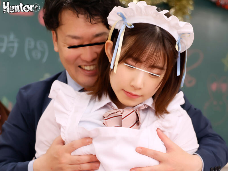 「女子校生コスプレで3P中出し！文化祭カフェで時間停止セクハラプレイが楽しめる作品」のサンプル画像3枚目