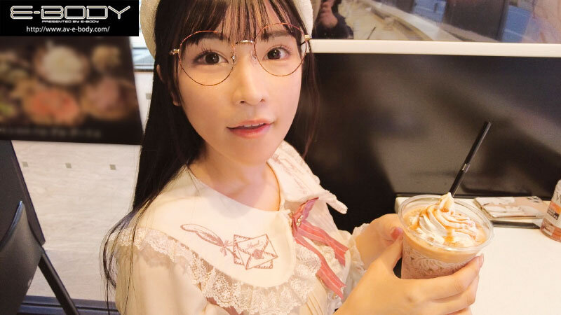 「胡桃さくらの巨乳パイズリが最高！メガネ美少女女子大生オタク彼女との濃厚プレイ」のサンプル画像1枚目