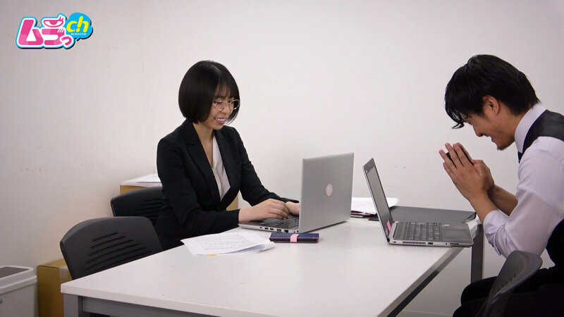 「【神田ゆい】巨乳スレンダー素人OLの秘密オナニーを盗撮・のぞき！会議室での大胆プレイ」のサンプル画像2枚目