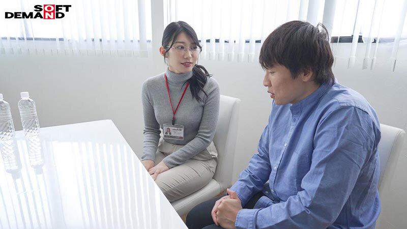 「痴女秘書・守屋よしのが男の潮吹きで責める！巨尻OLのドS覚醒プレイ」のサンプル画像11枚目